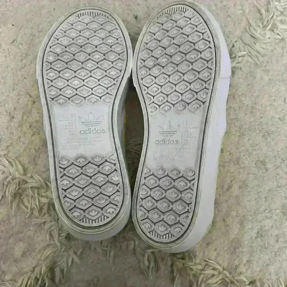 Adidas Disney Girls Tiana Slip Ons - Picture 2 of 4